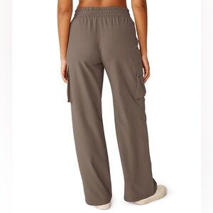Beyond Yoga Brown city chic cargo pants womens M wide leg pull on elastic waist